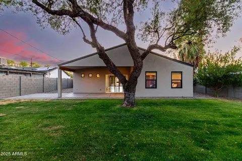 Exterior - 4205 N 19th Pl, Phoenix, AZ 85016 photo 4 of 11
