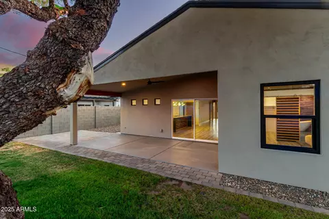Exterior - 4205 N 19th Pl, Phoenix, AZ 85016 photo 7 of 11