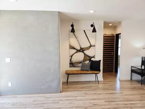 Entry Way - 4205 N 19th Pl, Phoenix, AZ 85016 photo 2 of 3