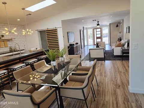 Dining - 4205 N 19th Pl, Phoenix, AZ 85016 photo 1 of 2