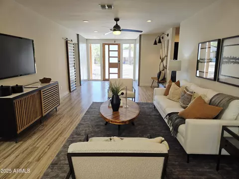Living - 4205 N 19th Pl, Phoenix, AZ 85016 photo 1 of 1