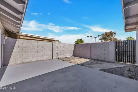 Exterior - 5008 W New World Dr, Glendale, AZ 85302 photo 2 of 6