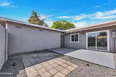 Exterior - 5008 W New World Dr, Glendale, AZ 85302 photo 3 of 6