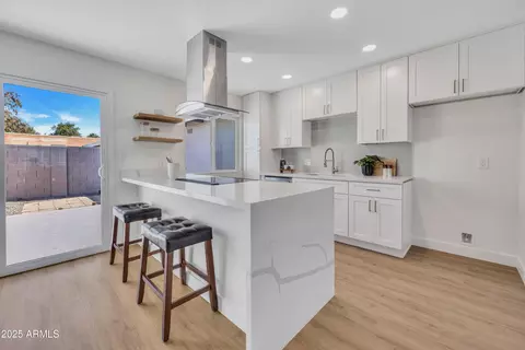 Kitchen - 5008 W New World Dr, Glendale, AZ 85302 photo 1 of 5