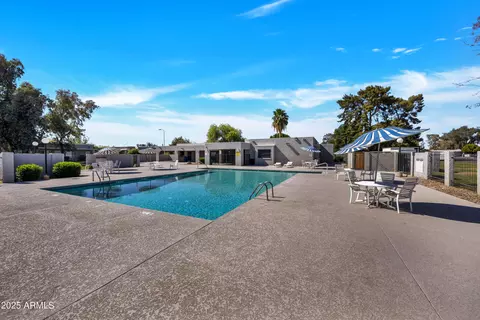 Exterior - 5008 W New World Dr, Glendale, AZ 85302 photo 5 of 6