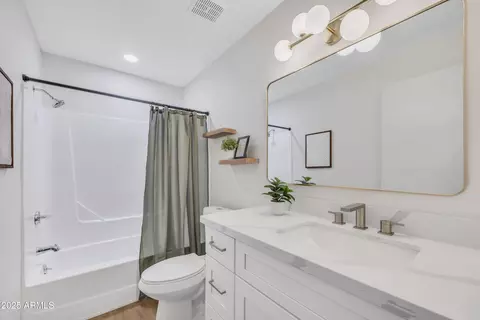 Bath - 5008 W New World Dr, Glendale, AZ 85302 photo 2 of 2