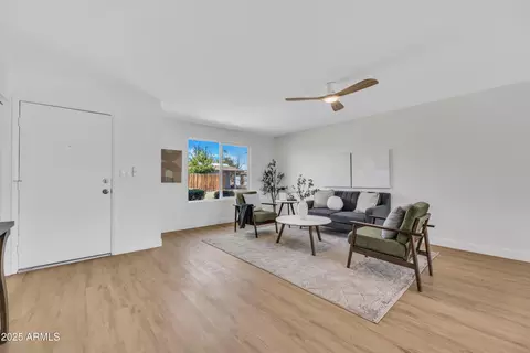 Living - 5008 W New World Dr, Glendale, AZ 85302 photo 2 of 2