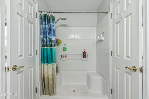 Bath - 6422 W Range Mule Dr, Phoenix, AZ 85083 photo 3 of 5