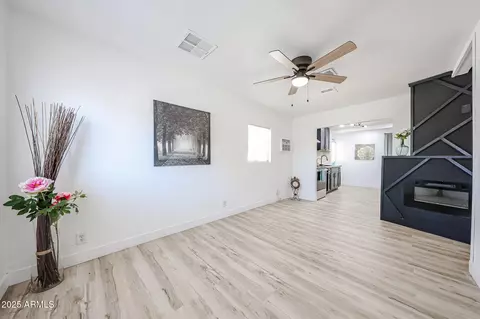 741 E Carol Ave, Phoenix, AZ 85020 photo 4