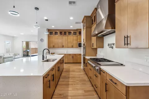 Kitchen - 3366 E Constance Way, Phoenix, AZ 85042 photo 4 of 7