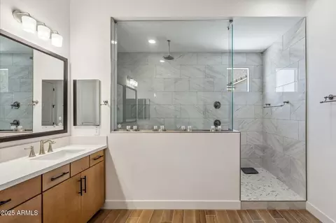 Bath - 3366 E Constance Way, Phoenix, AZ 85042 photo 5 of 5