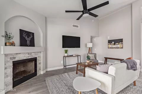 Living - 1408 E Carson Rd, Phoenix, AZ 85042 photo 2 of 3