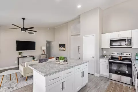 Kitchen - 1408 E Carson Rd, Phoenix, AZ 85042 photo 3 of 3