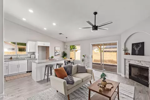 Living - 1408 E Carson Rd, Phoenix, AZ 85042 photo 3 of 3