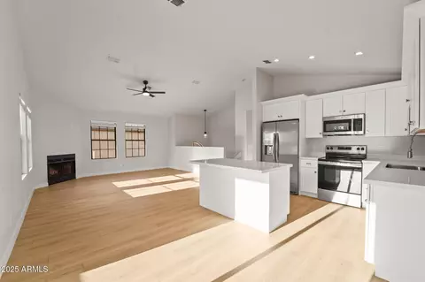 921 S Val Vista Dr #135, Mesa, AZ 85204