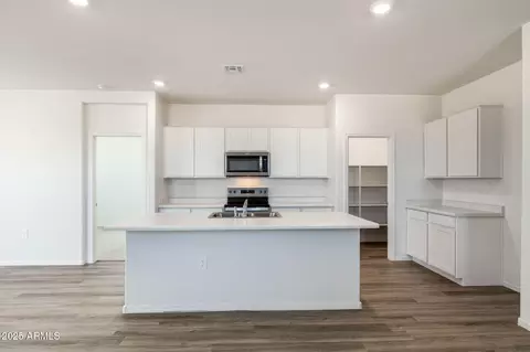 Kitchen - 25283 N 183rd Dr, Wittmann, AZ 85361 photo 1 of 3