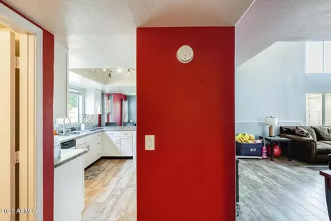 1310 E Helena Dr, Phoenix, AZ 85022 photo 9