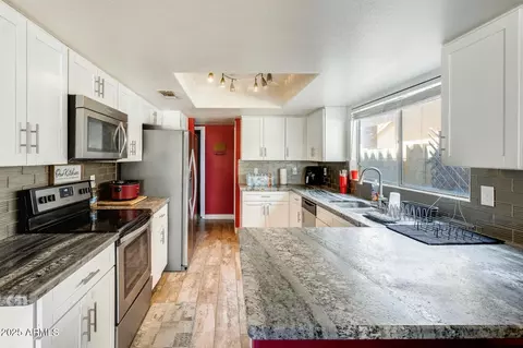 1310 E Helena Dr, Phoenix, AZ 85022 photo 2