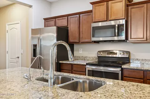 7973 S Peppertree Ct, Gilbert, AZ 85298 photo 5