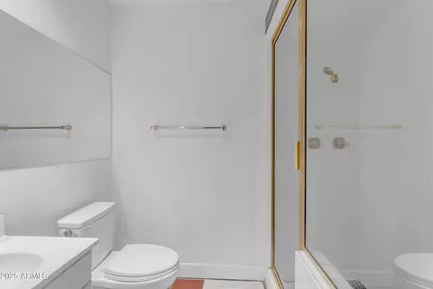 Bath - 4596 E Calle Ventura --, Phoenix, AZ 85018 photo 3 of 3