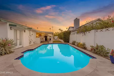Exterior - 4596 E Calle Ventura --, Phoenix, AZ 85018 photo 1 of 8