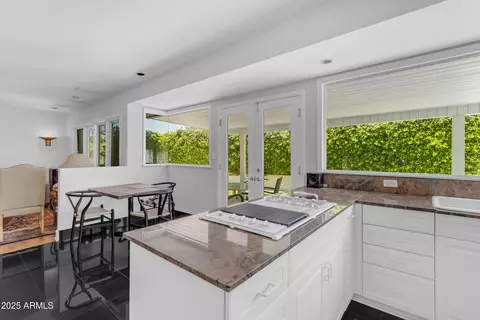 Kitchen - 4596 E Calle Ventura --, Phoenix, AZ 85018 photo 5 of 6