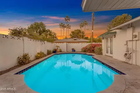 Exterior - 4596 E Calle Ventura --, Phoenix, AZ 85018 photo 6 of 8