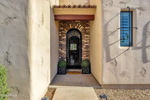 1554 E Kings Ct, Gilbert, AZ 85234 photo 4