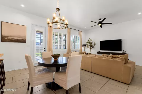 1554 E Kings Ct, Gilbert, AZ 85234 photo 8