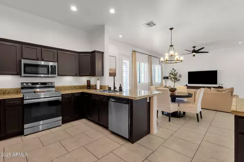 1554 E Kings Ct, Gilbert, AZ 85234 photo 13