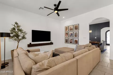 1554 E Kings Ct, Gilbert, AZ 85234 photo 7