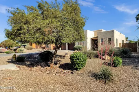 1554 E Kings Ct, Gilbert, AZ 85234 photo 3