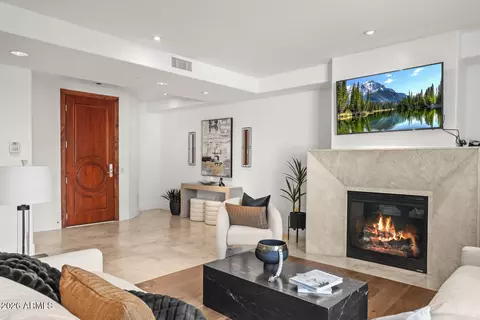 Living - 2402 Esplanade Ln #204, Phoenix, AZ 85016 photo 4 of 6