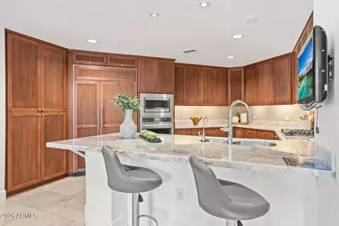Kitchen - 2402 Esplanade Ln #204, Phoenix, AZ 85016 photo 1 of 7