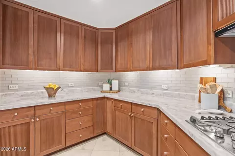 Kitchen - 2402 Esplanade Ln #204, Phoenix, AZ 85016 photo 7 of 7