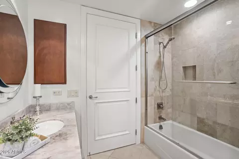 Bath - 2402 Esplanade Ln #204, Phoenix, AZ 85016 photo 2 of 6