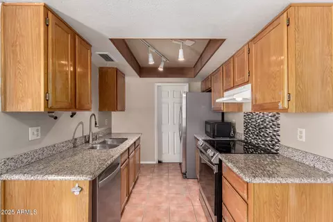1976 N Lemon Tree Ln #16, Chandler, AZ 85224