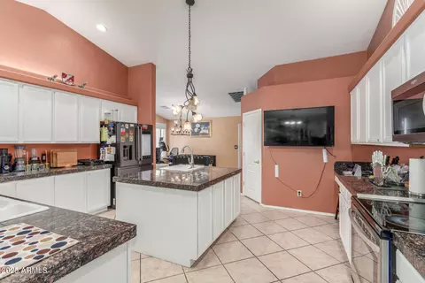 Kitchen - 3060 E Hope St, Mesa, AZ 85213 photo 3 of 4