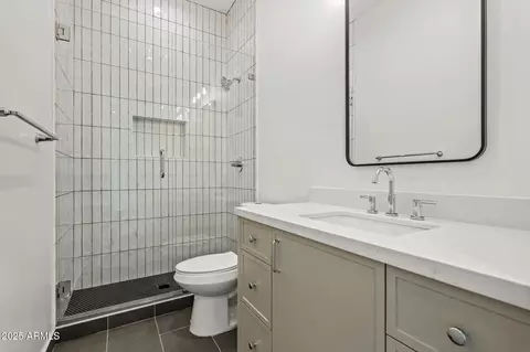 Bath - 4107 Edgemont Ave, Phoenix, AZ 85008 photo 1 of 7