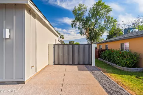 Exterior - 4107 Edgemont Ave, Phoenix, AZ 85008 photo 10 of 16