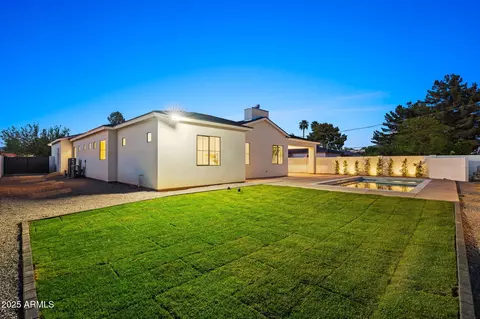 Exterior - 4107 Edgemont Ave, Phoenix, AZ 85008 photo 15 of 16
