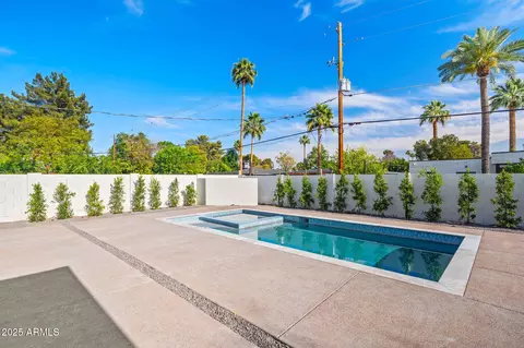 Exterior - 4107 Edgemont Ave, Phoenix, AZ 85008 photo 6 of 16