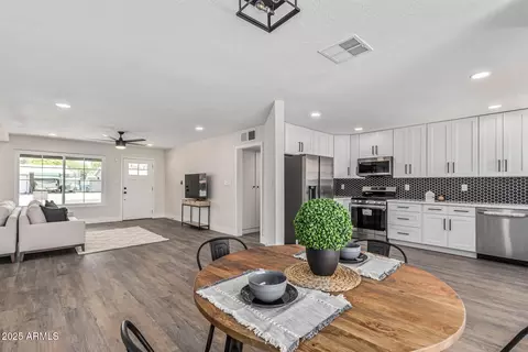 Dining - 4531 N 12th Dr, Phoenix, AZ 85013 photo 2 of 4