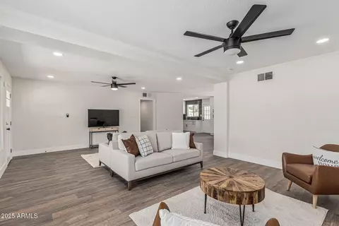 Living - 4531 N 12th Dr, Phoenix, AZ 85013 photo 3 of 4