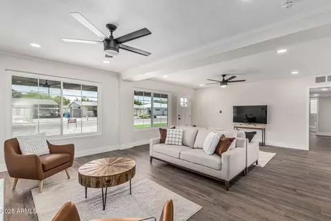 Living - 4531 N 12th Dr, Phoenix, AZ 85013 photo 2 of 4