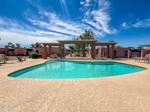 7903 N 61st Ave, Glendale, AZ 85301