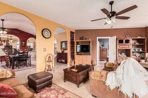 Living - 5530 E Bell St, Apache Junction, AZ 85119 photo 2 of 3