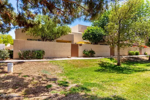 8818 N 47th Ln, Glendale, AZ 85302