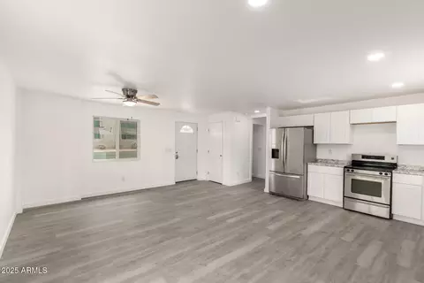 Living - 538 W 13th St, Tempe, AZ 85281 photo 3 of 3