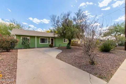 2231 E Weldon Ave, Phoenix, AZ 85016 photo 2
